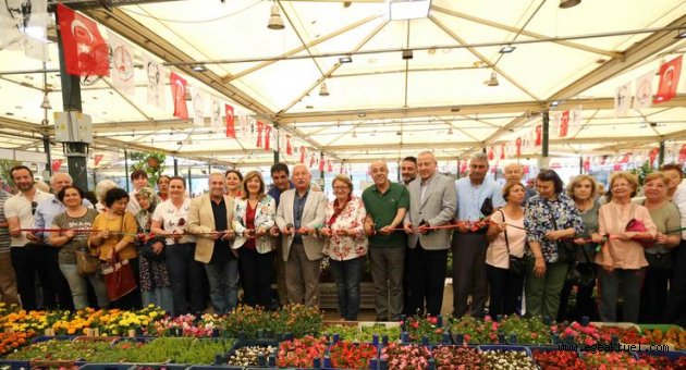 Karşıyaka Çiçek Festivali’ne coşkulu açılış