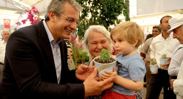  Karşıyaka çiçek kokacak