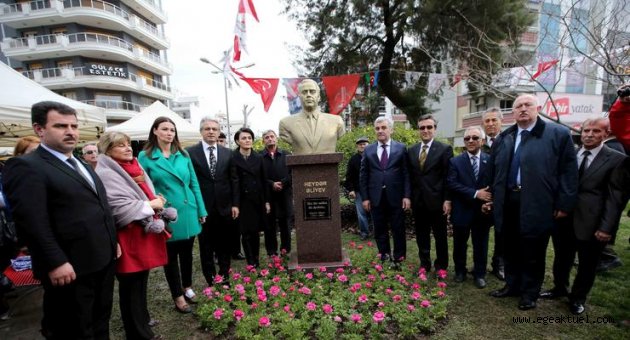 Karşıyaka’da ‘Aliyev’ büstü açıldı