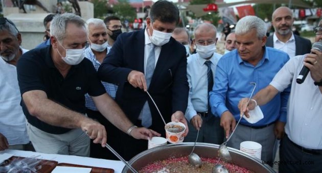 Karşıyaka’da aşure bereketi