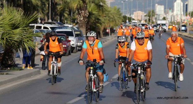 Karşıyaka’da bir ilk: Bisiklet takımı yola çıkıyor 