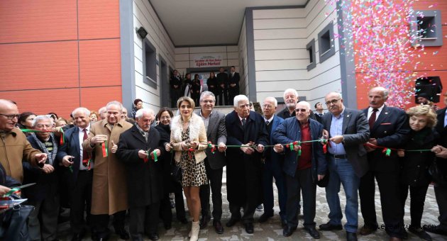 Karşıyaka’da coşkulu açılış!