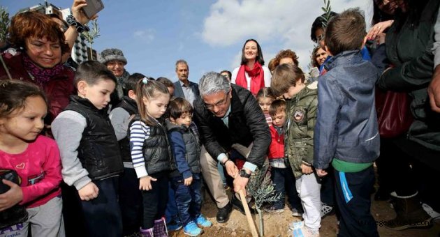 Karşıyaka’da fidan dikmeyene ruhsat yok