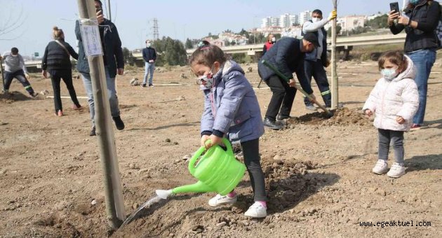 Karşıyaka’da fidanlar toprakla buluştu