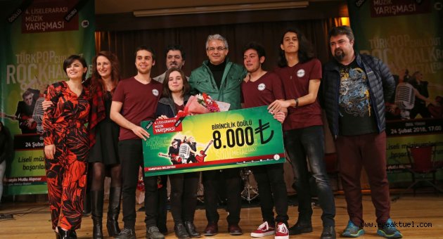Karşıyaka’da ‘Liseli Müzisyenler’ yarıştı!