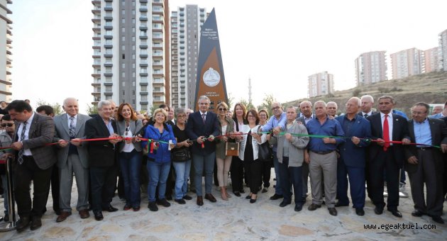 Karşıyaka’da ‘Muhtarlar Parkı’ açıldı
