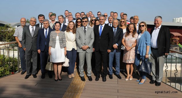 Karşıyaka hizmette tek vücut