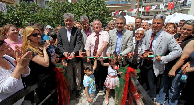 Karşıyaka’ya iki modern park Parkta ‘selfie’ keyfi