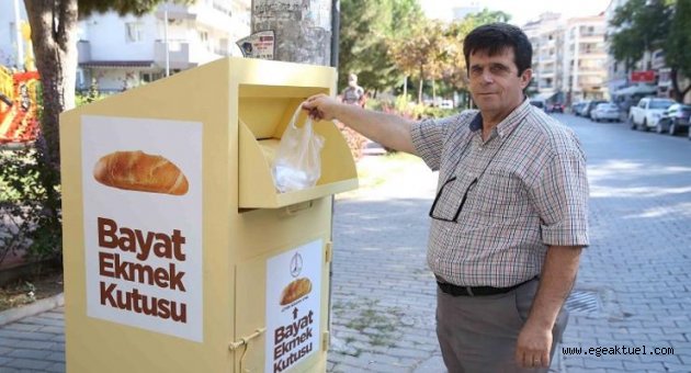 Karşıyaka'da bayat ekmekler toplanıyor