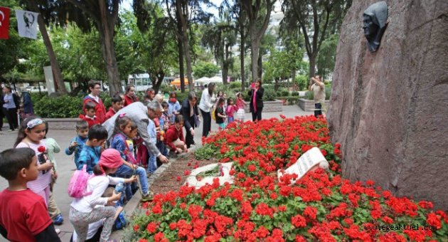 Karşıyaka'da en güzel mektuplar Zübeyde Ana için