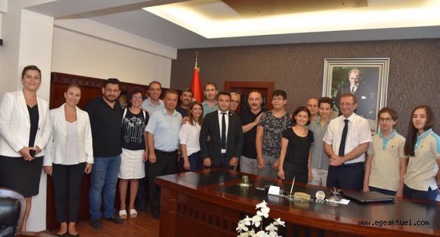 Karşıyakalı öğrencilere altın ödülü