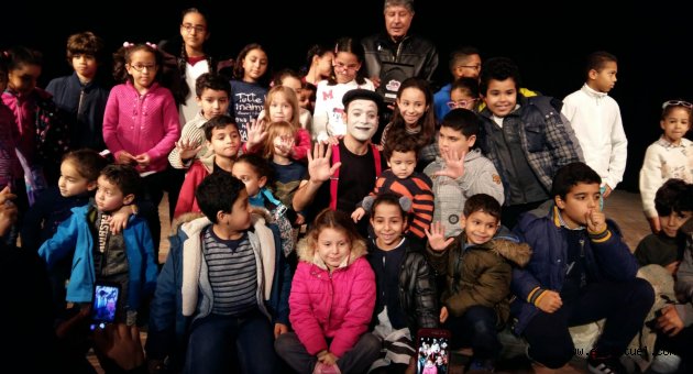 Karşıyakalı pandomimci Tunus’u büyüledi