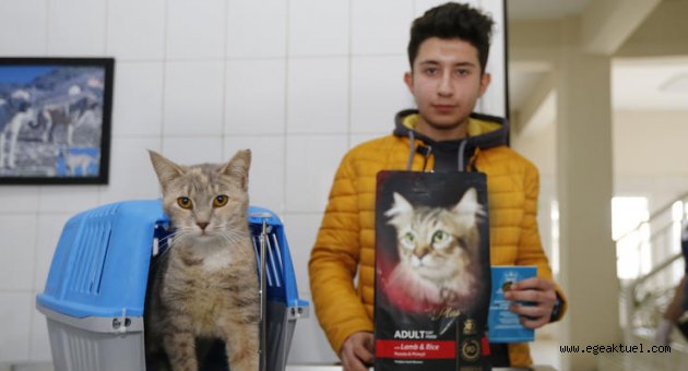 Kayıt yaptırana mama armağan