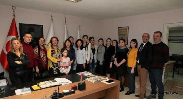 Kazak ve Türk gazeteciler dostluğu pekiştirdi