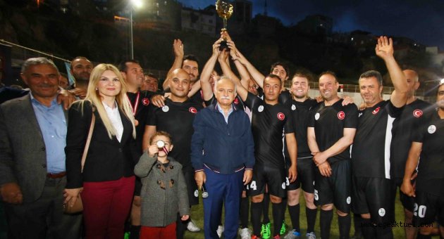  Kazanan birlik ve beraberlik!