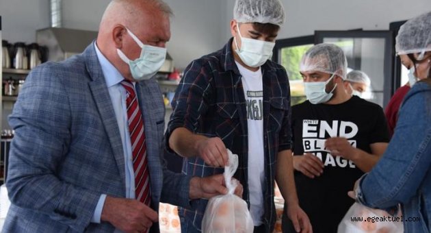 Kemalpaşa’da 15 Bin Kişiye Yemek