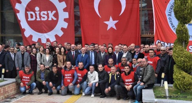 Kemalpaşa’da toplu iş sözleşmesi sevinci