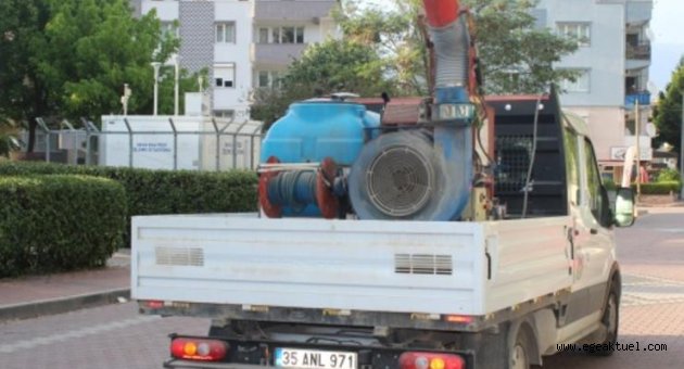 Kemalpaşa'da sinekle yoğun mücadele