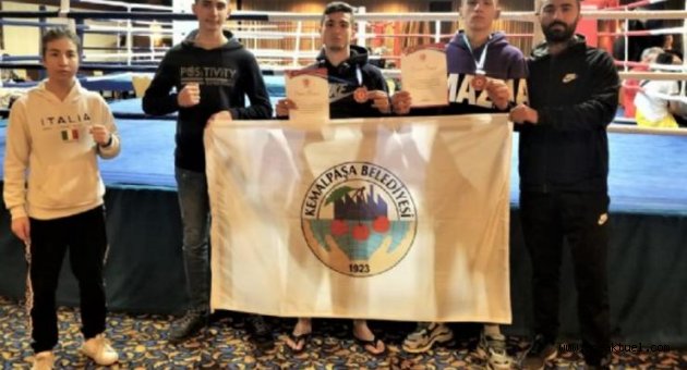 Kemalpaşa'ya Kick Boks gururu