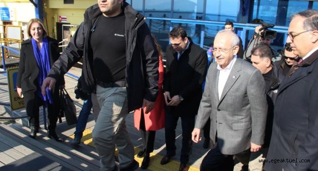 Kılıçdaroğlu İzmir'de vapura bindi
