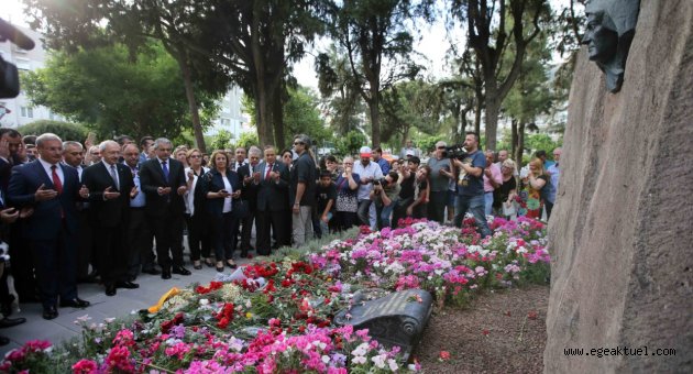 Kılıçdaroğlu, Zübeyde Anne’yi ziyaret etti