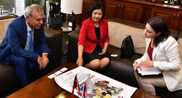 Kocaoğlu, aynı gün içinde üç ülkenin büyükelçilerini ağırladı