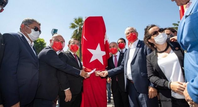 Konak Atatürk Meydanı'na özel tasarım