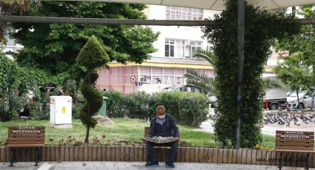 Konak parklarında tek kişilik bank dönemi