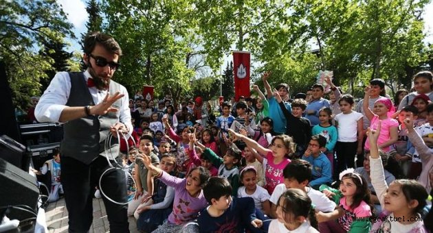 Konak’ta 23 Nisan coşkusu başladı