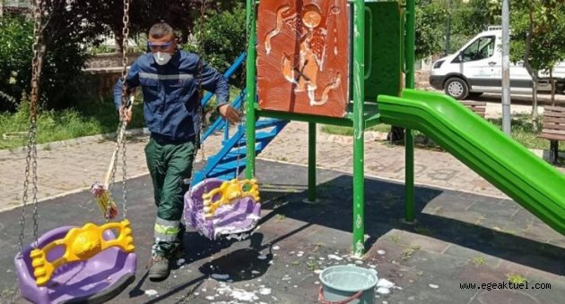 Konak’ta parklar çocuklar için hazırlanıyor