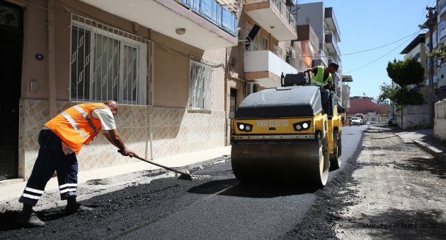 Konak’ta yollar yenileniyor