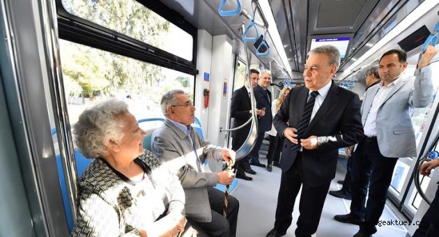 Konak Tramvayı'nda "Bayram müjdesi"