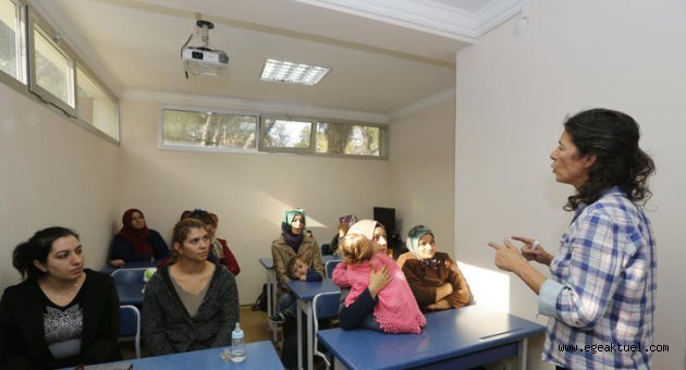 Konaklı annelere eğitim desteği