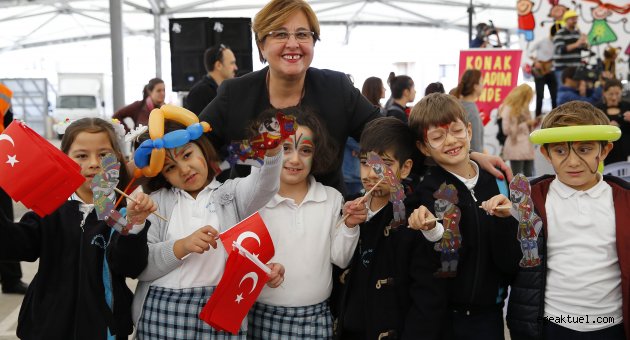Konaklı çocuklar Cumhuriyet’i şenlikle kutladı