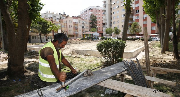 Konak'ta parklar güzelleşiyor