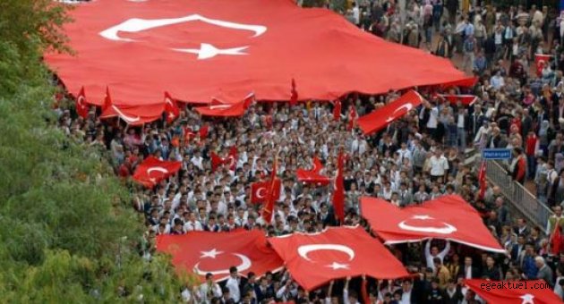 Konser İptal Oldu, Karşıyaka Teröre Lanet İçin Toplandı