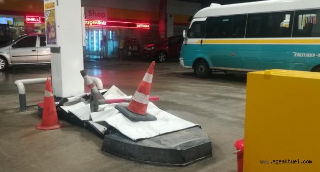 Kontrolden çıkan araç benzinliğe böyle daldı