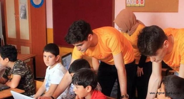 Köy okulunda kodlama yaptılar