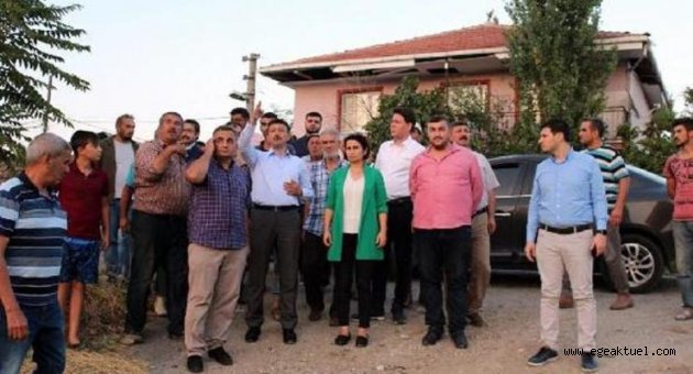Köylüler, AK Parti'li Dağ'ın aracını durdurup, yardım istedi