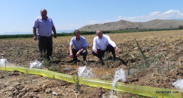 Küçük Menderes Havzası’nın sulanmasında çok önemli bir yere sahip olan Beydağ Barajı’ndan, bayram sonrası 6 bin hektar arazi daha sulanacak.