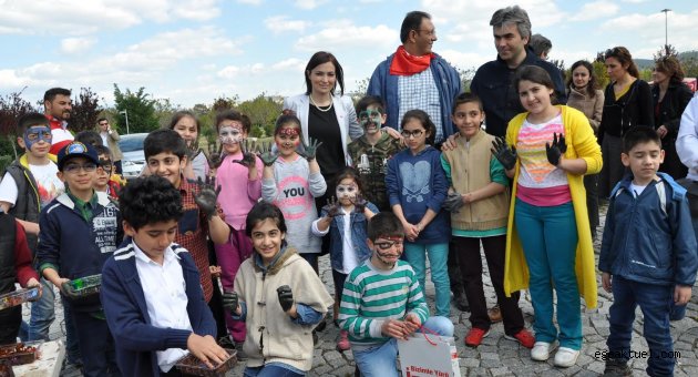 Küçüklerin neşesi, büyüklerin duası