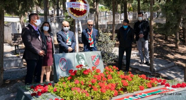 Kurucu başkana vefa; Zühtü Işıl mezarı başında anıldı