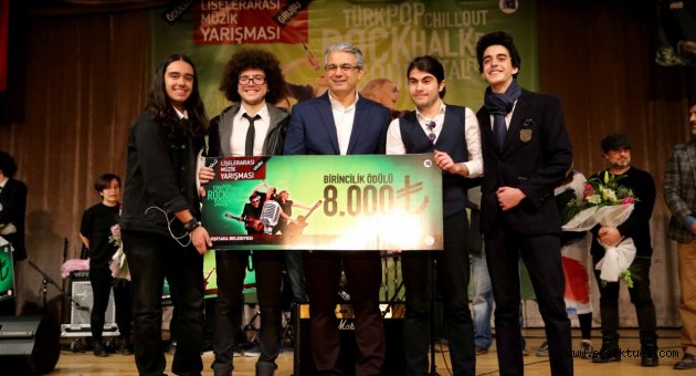 Liseli gençlerden muhteşem final
