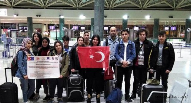 Liseliler Gültepe'den Avrupa'ya açıldı