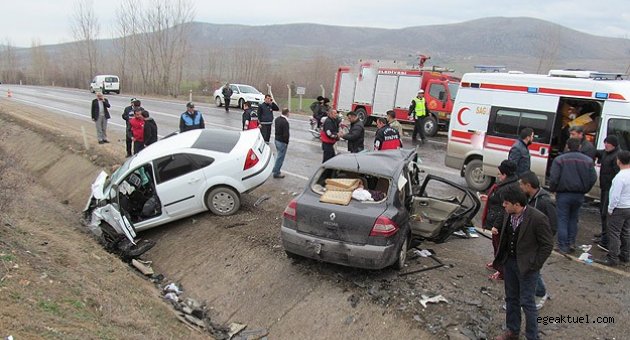 Manisa'da Trafik Kazası: 1 Ölü, 3 Yaralı