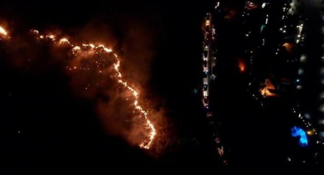 Marmaris’te yangın devam ediyor, karadan müdahale sürüyor