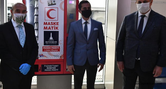 Maskematikler şimdi de Karşıyaka’da