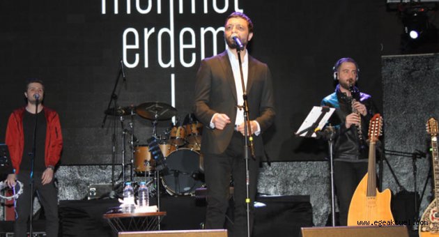 Mehmet Erdem konseri Gaziemir’i salladı