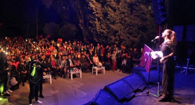Menderes’te 29 Ekim Coşkuyla Kutlandı