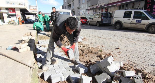Menderes’te kilit parke çalışmaları